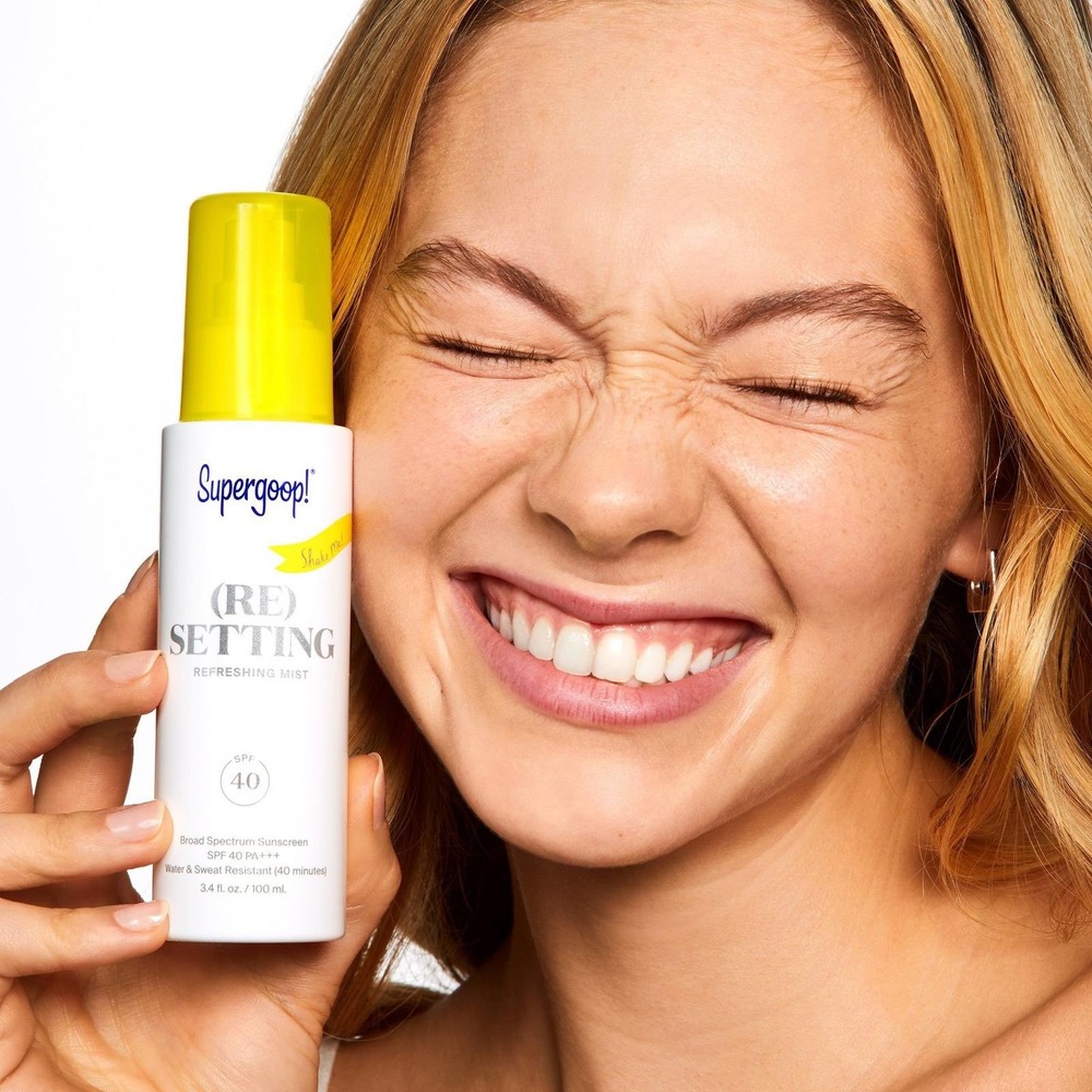 Supergoop! (Re)setting Refreshing Mist Sunscreen 1oz Travel Size SPF 40 Matte - Picture 6 of 9